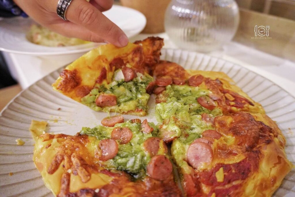 格林小鎮 青醬德式脆腸 PIZZA