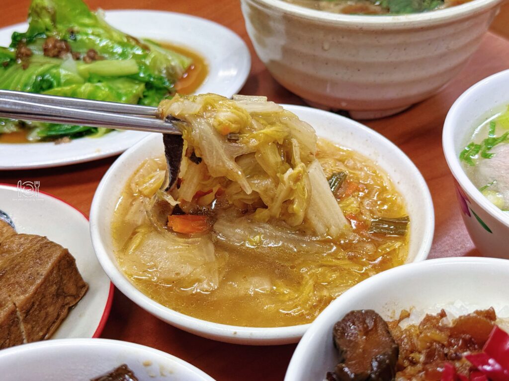 台北｜黃記魯肉飯：2026持續榮獲米其林必比登推薦！晴光市場必吃名店