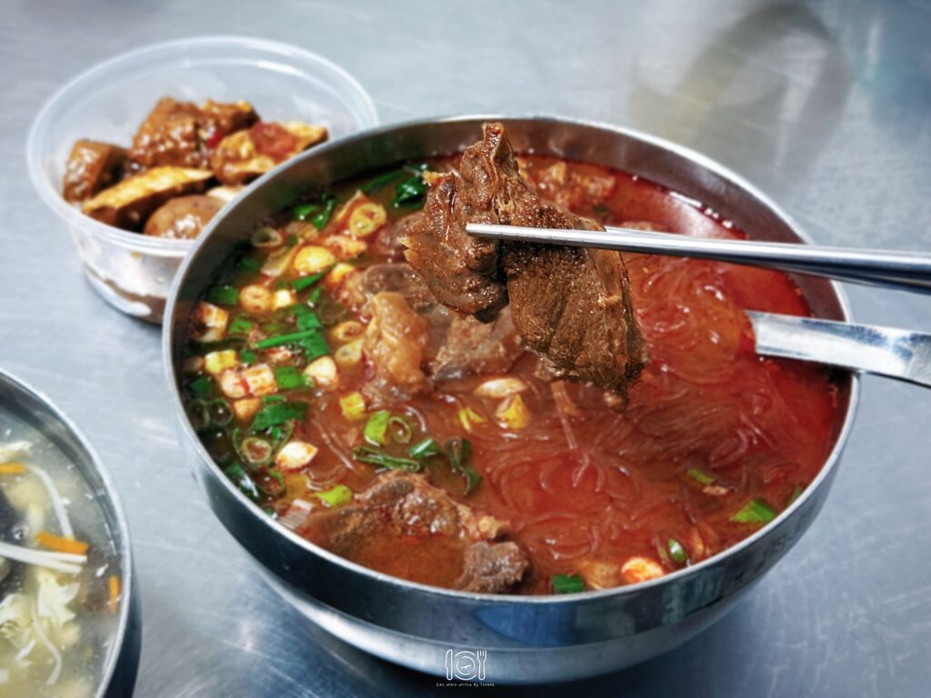 桃園｜中壢宵夜推薦！永川牛肉麵：24小時營業還免費加湯加麵太佛心