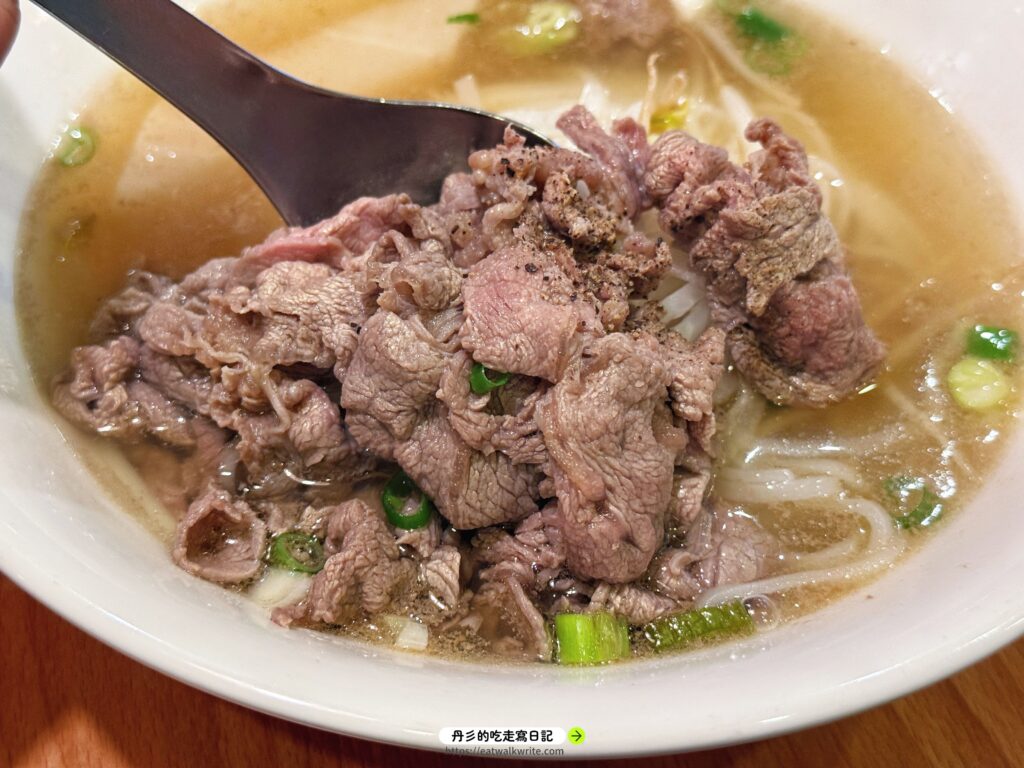 杜小越牛肉河粉