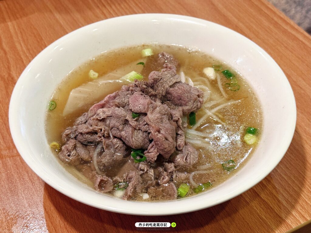 杜小越牛肉河粉